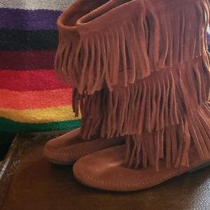 Minnetonka 3 Tier Suede Moccasins Sz 8
